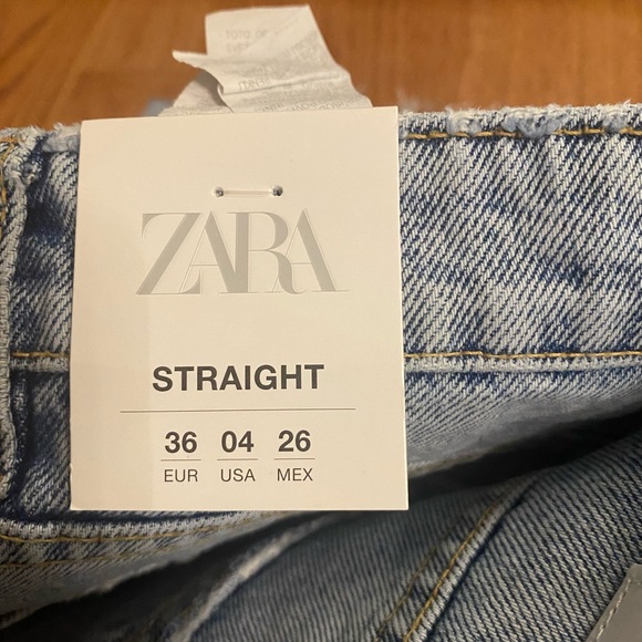 Zara light wash jeans - Picture 4 of 4